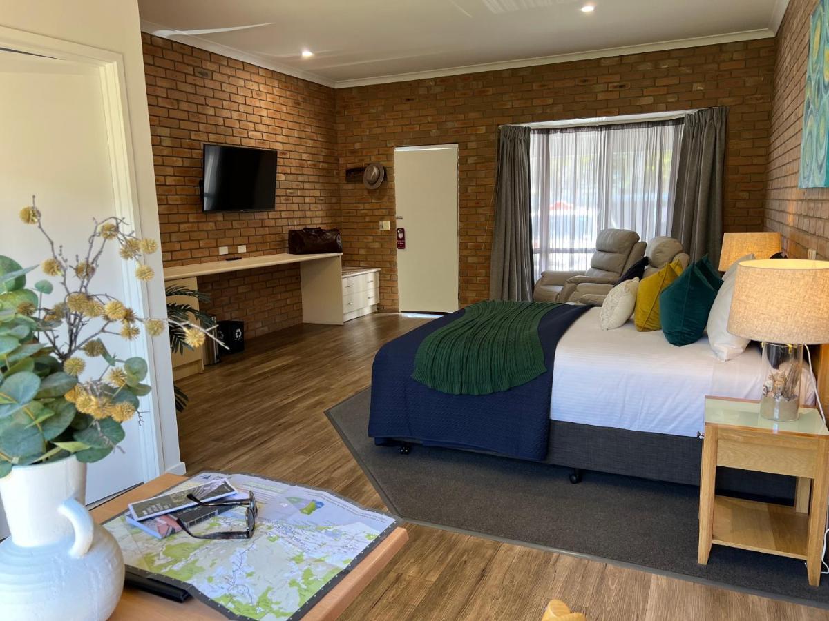 Coastal Waters Motor Inn Lakes Entrance Dış mekan fotoğraf