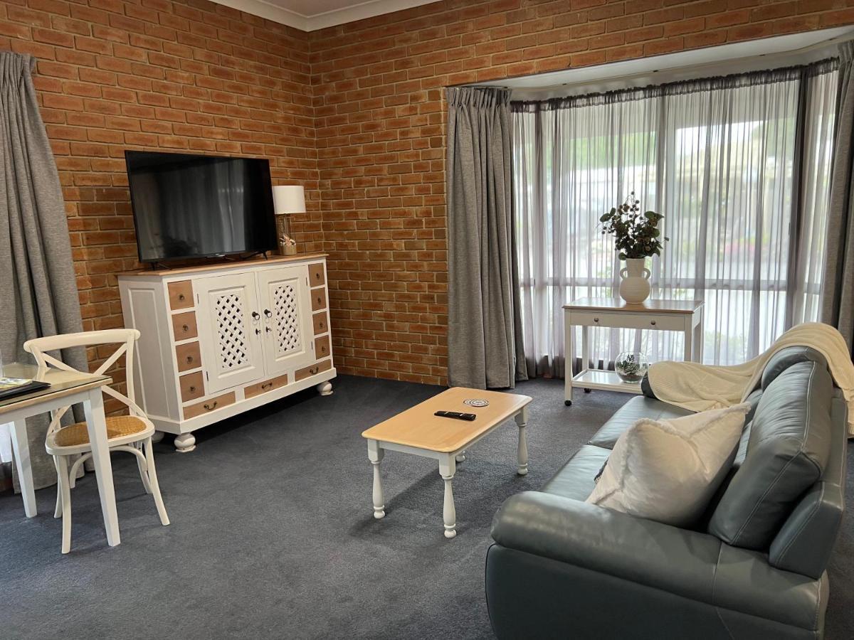 Coastal Waters Motor Inn Lakes Entrance Dış mekan fotoğraf