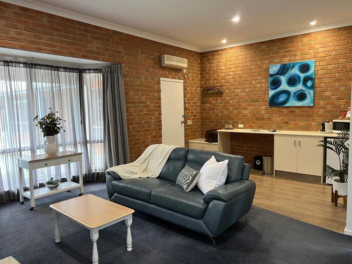 Coastal Waters Motor Inn Lakes Entrance Dış mekan fotoğraf
